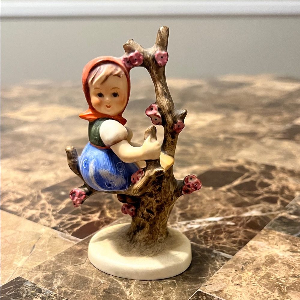 Hummel Goebel Vintage Apple Tree Girl Figurine